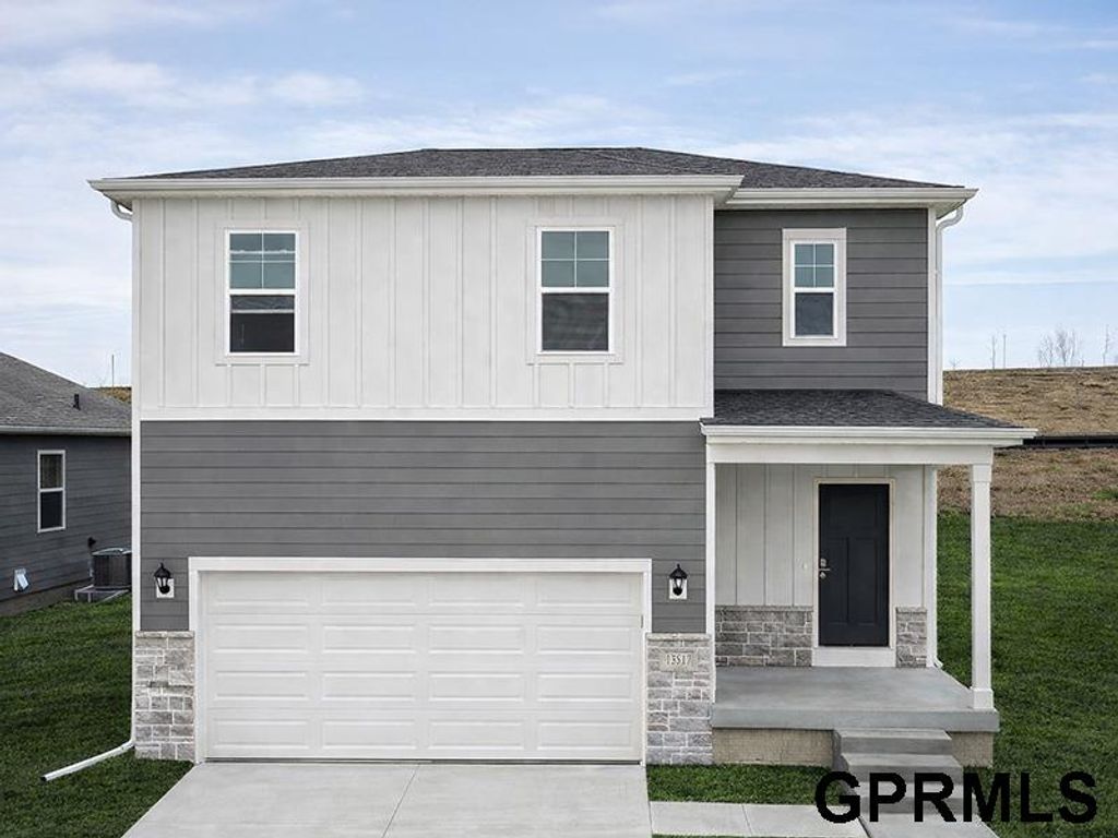 8015 N 113 Avenue, Omaha, NE 68142