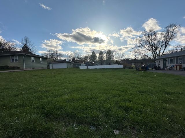 1331 S 4th Street, Aurora, IL 60505