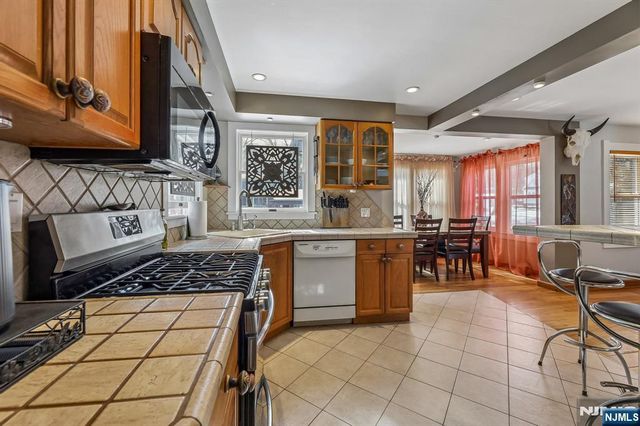 61 Julia Street, Closter, NJ 07624