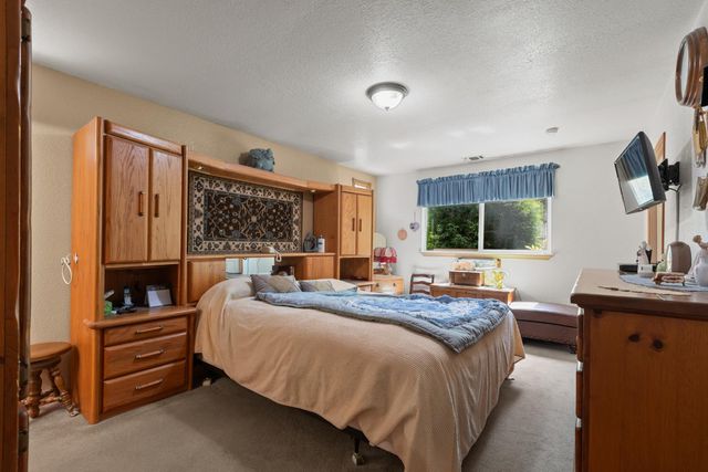 5813 Rich Hill Dr, Orangevale, CA 95662