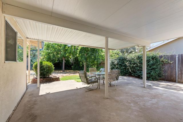 5813 Rich Hill Dr, Orangevale, CA 95662