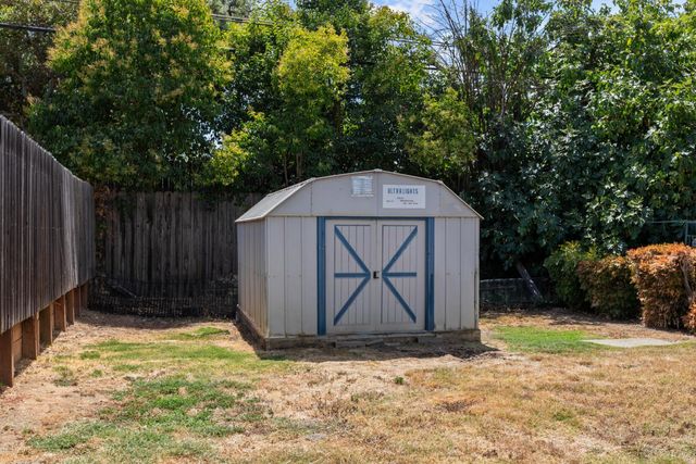 5813 Rich Hill Dr, Orangevale, CA 95662