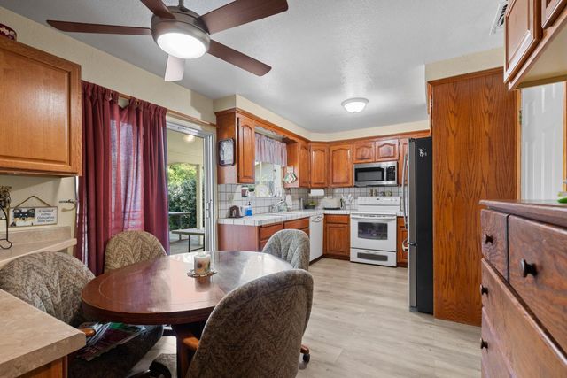5813 Rich Hill Dr, Orangevale, CA 95662