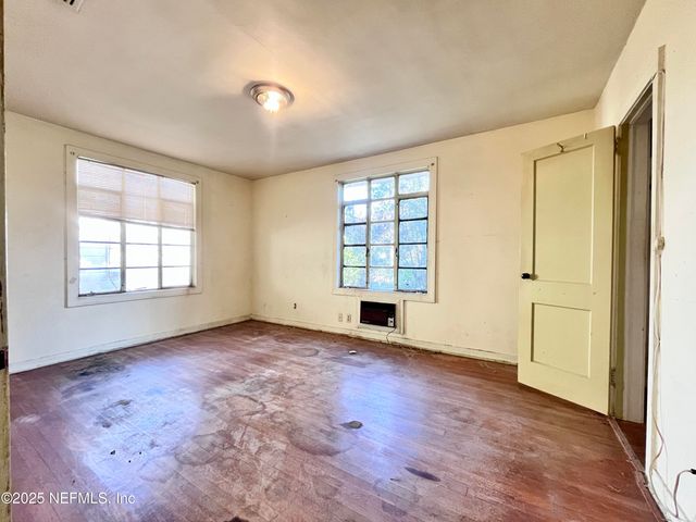 8020 OAKWOOD Street, Jacksonville, FL 32208