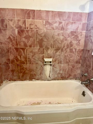 8020 OAKWOOD Street, Jacksonville, FL 32208