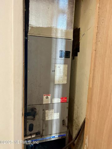 8020 OAKWOOD Street, Jacksonville, FL 32208