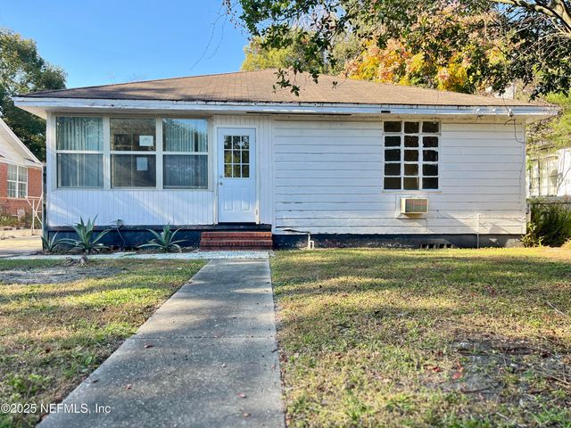 8020 OAKWOOD Street, Jacksonville, FL 32208