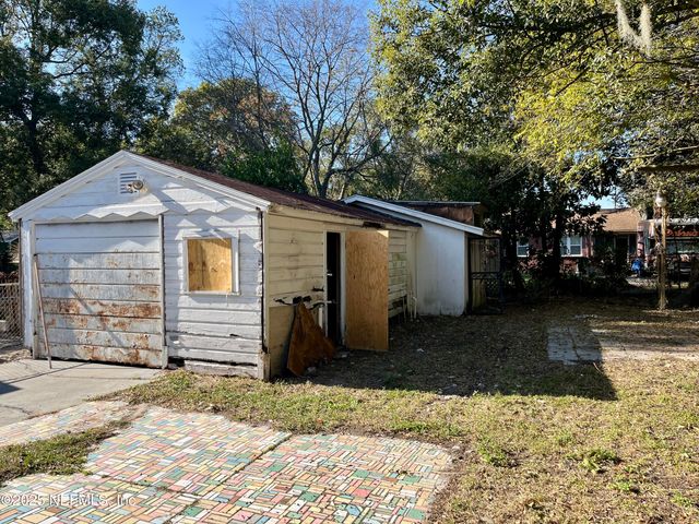 8020 OAKWOOD Street, Jacksonville, FL 32208