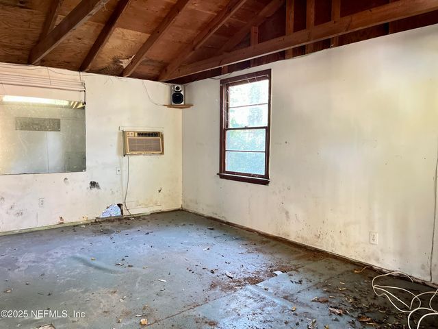 8020 OAKWOOD Street, Jacksonville, FL 32208