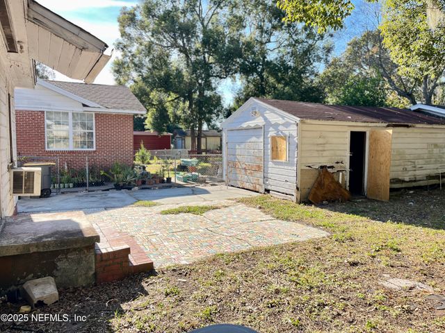 8020 OAKWOOD Street, Jacksonville, FL 32208