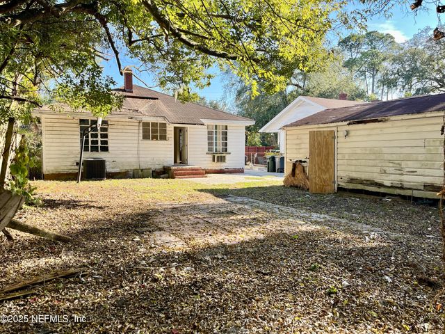 8020 OAKWOOD Street, Jacksonville, FL 32208