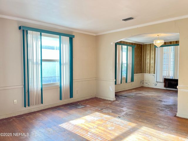 8020 OAKWOOD Street, Jacksonville, FL 32208