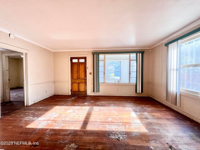 8020 OAKWOOD Street, Jacksonville, FL 32208