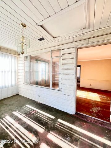 8020 OAKWOOD Street, Jacksonville, FL 32208