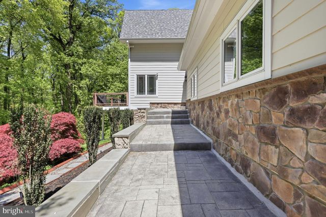 4757 UPPER MOUNTAIN RD, New Hope, PA 18938