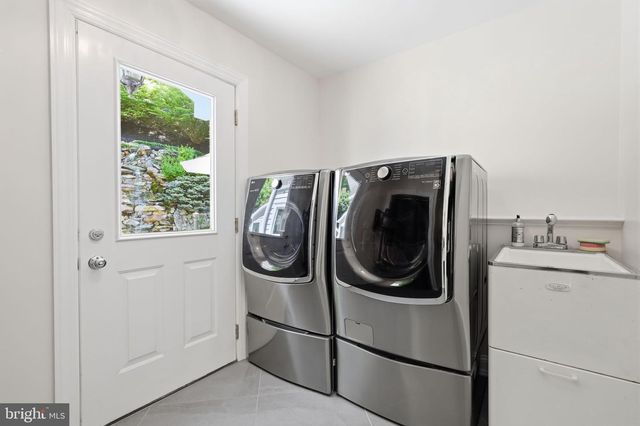 4757 UPPER MOUNTAIN RD, New Hope, PA 18938