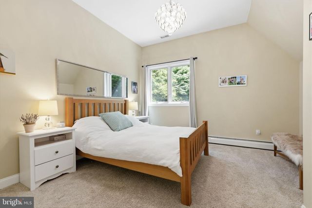 4757 UPPER MOUNTAIN RD, New Hope, PA 18938