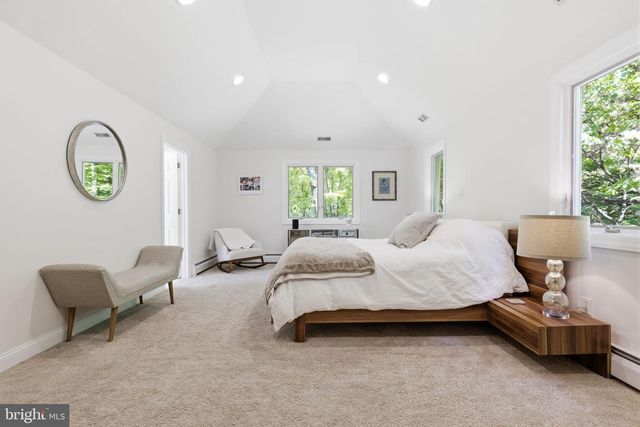 4757 UPPER MOUNTAIN RD, New Hope, PA 18938