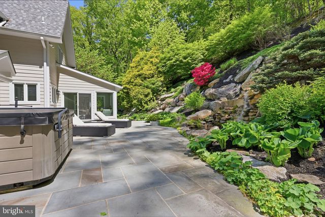 4757 UPPER MOUNTAIN RD, New Hope, PA 18938