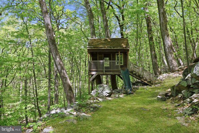 4757 UPPER MOUNTAIN RD, New Hope, PA 18938
