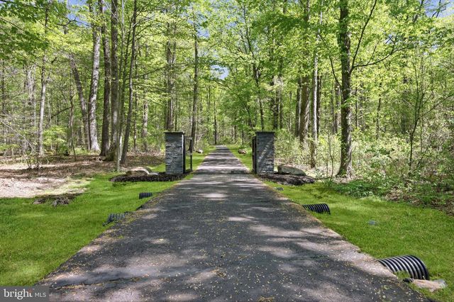 4757 UPPER MOUNTAIN RD, New Hope, PA 18938