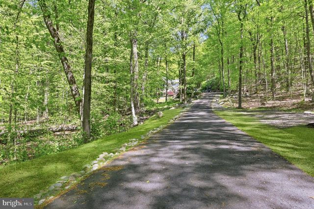 4757 UPPER MOUNTAIN RD, New Hope, PA 18938