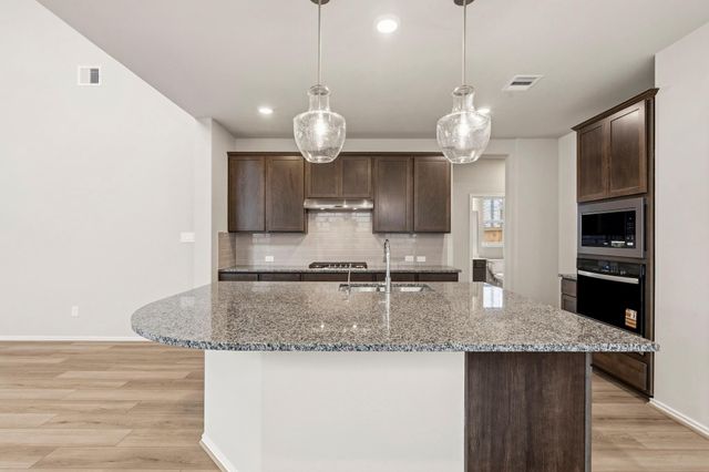 231 Bright Valley Way, Richmond, TX 77406