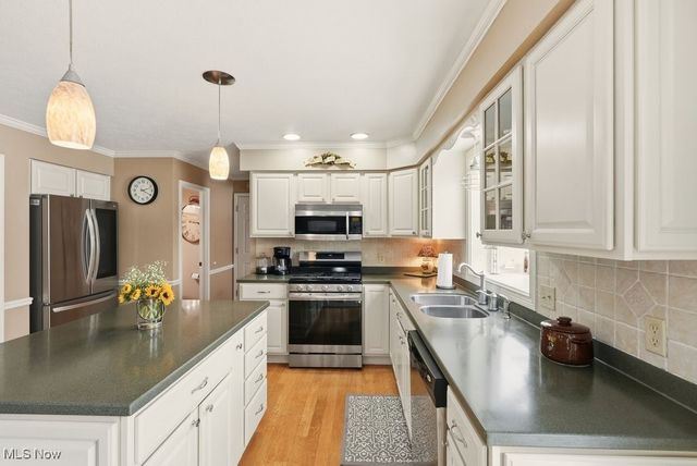 2090 Sand Run Knolls Drive, Akron, OH 44313