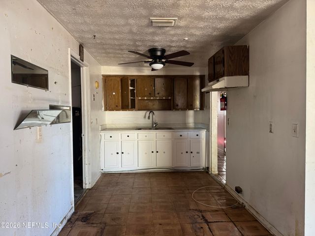 2560 ROBERT Street, Jacksonville, FL 32209