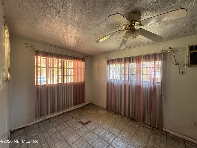 2560 ROBERT Street, Jacksonville, FL 32209