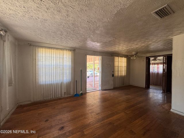 2560 ROBERT Street, Jacksonville, FL 32209