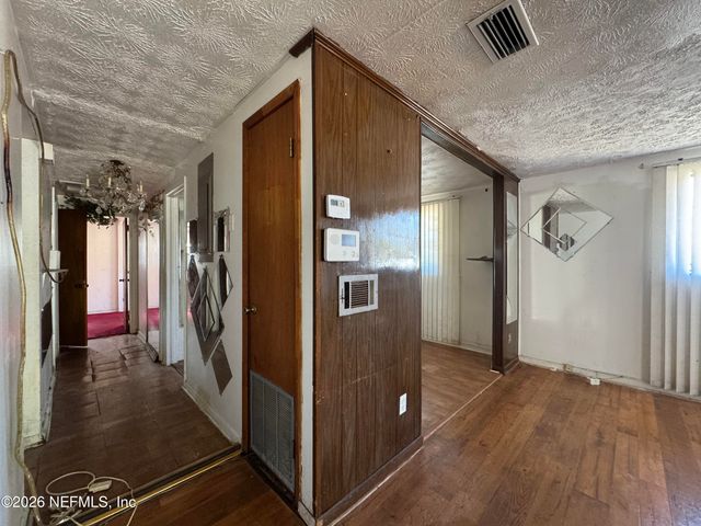 2560 ROBERT Street, Jacksonville, FL 32209