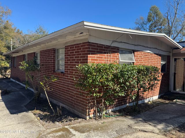 2560 ROBERT Street, Jacksonville, FL 32209