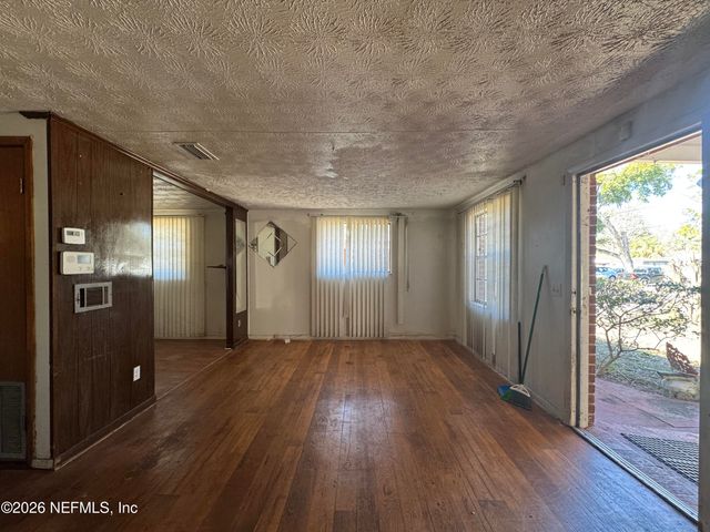 2560 ROBERT Street, Jacksonville, FL 32209