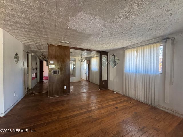 2560 ROBERT Street, Jacksonville, FL 32209