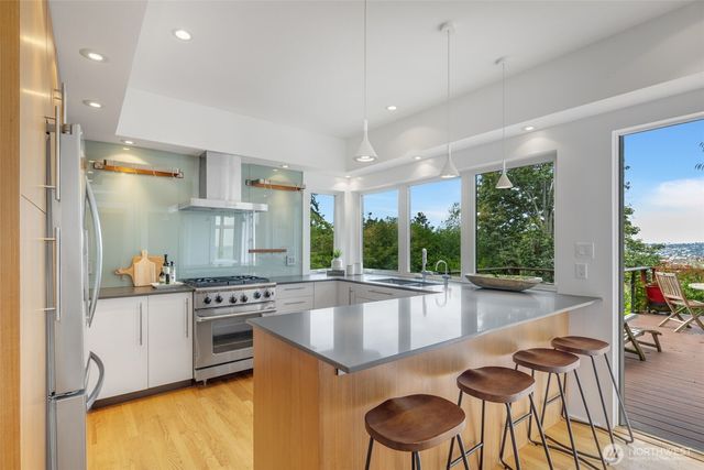 806 W Fulton Street, Seattle, WA 98119
