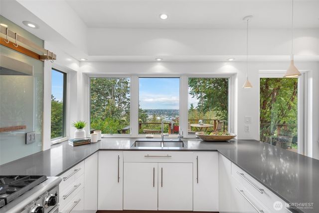 806 W Fulton Street, Seattle, WA 98119