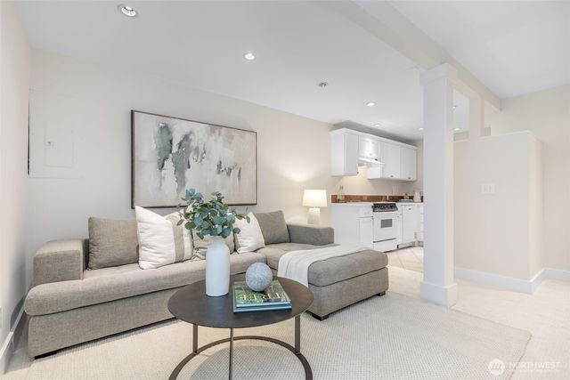 806 W Fulton Street, Seattle, WA 98119