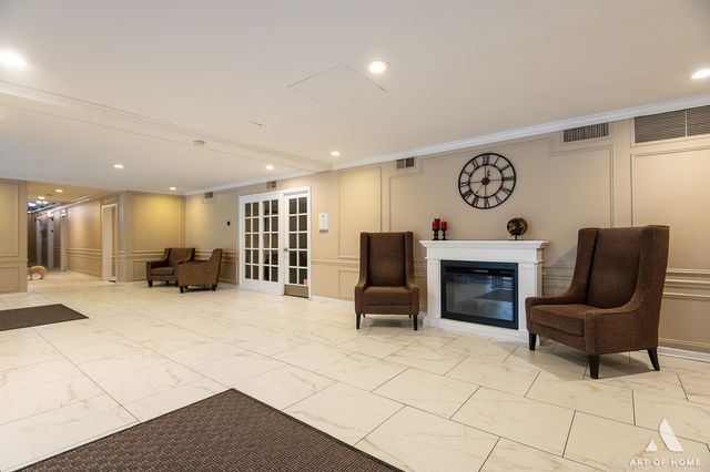 2909 N Sheridan Road 407, Chicago, IL 60657