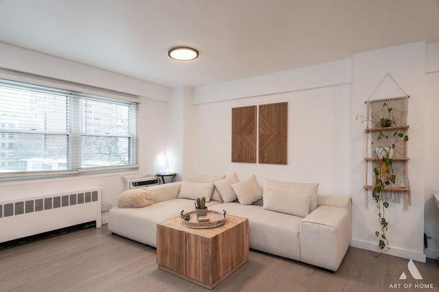 2909 N Sheridan Road 407, Chicago, IL 60657