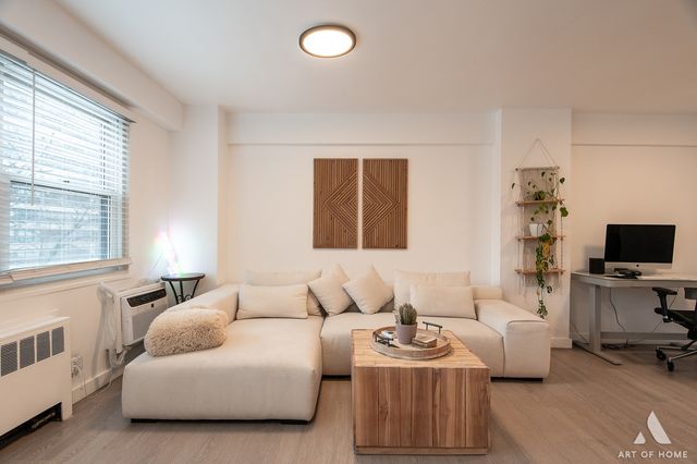 2909 N Sheridan Road 407, Chicago, IL 60657