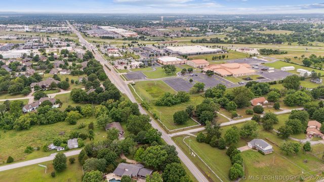 13601 E 96th Street North, Owasso, OK 74055