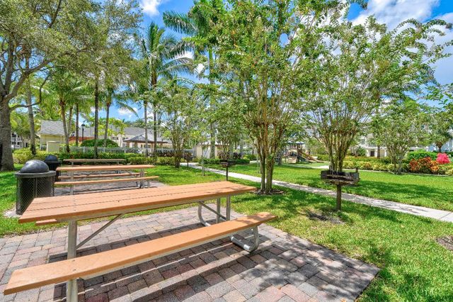 276 Murcia Drive 313, Jupiter, FL 33458