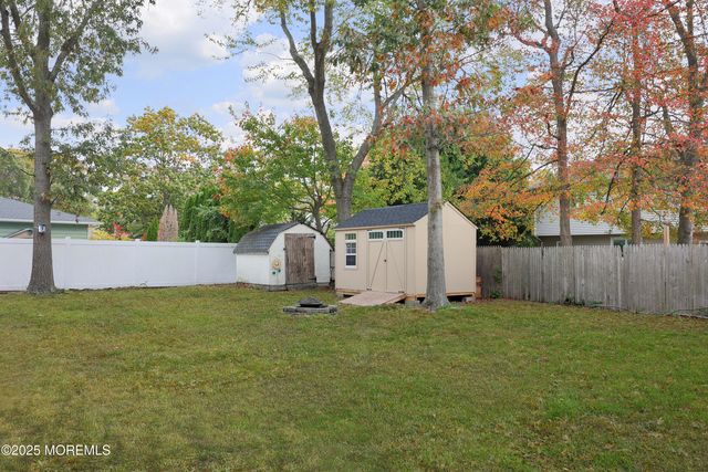 17 Hollycrest Drive, Brick, NJ 08723