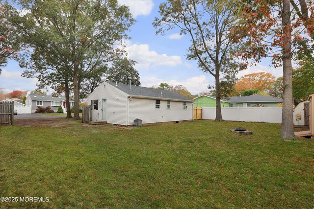 17 Hollycrest Drive, Brick, NJ 08723