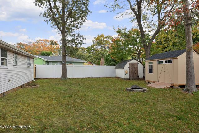 17 Hollycrest Drive, Brick, NJ 08723