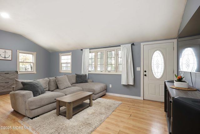 17 Hollycrest Drive, Brick, NJ 08723