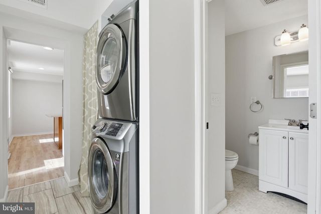 411 S CHESTER ST, Baltimore, MD 21231