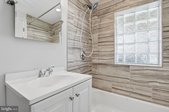 411 S CHESTER ST, Baltimore, MD 21231