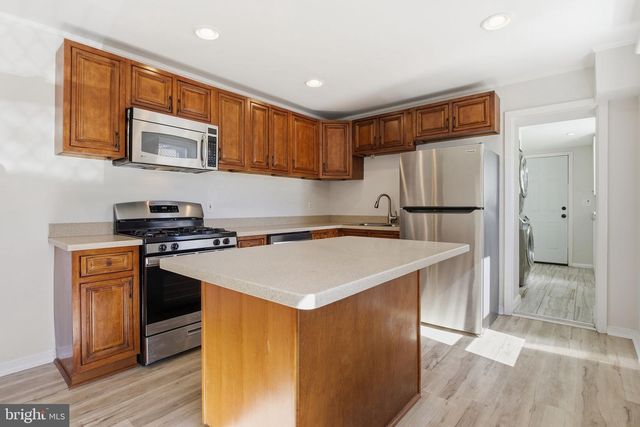 411 S CHESTER ST, Baltimore, MD 21231